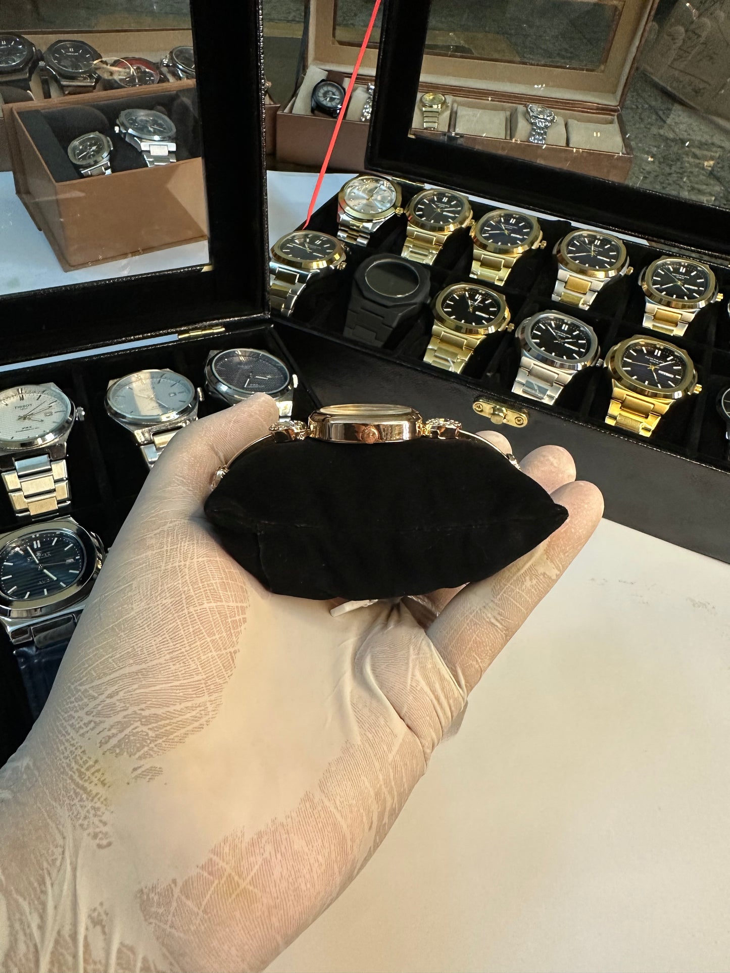 Ladies premium golden chain watch with oval dial